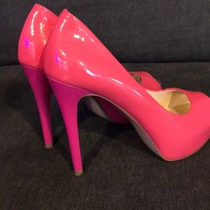 Guess 4” pink/ magenta dress heals